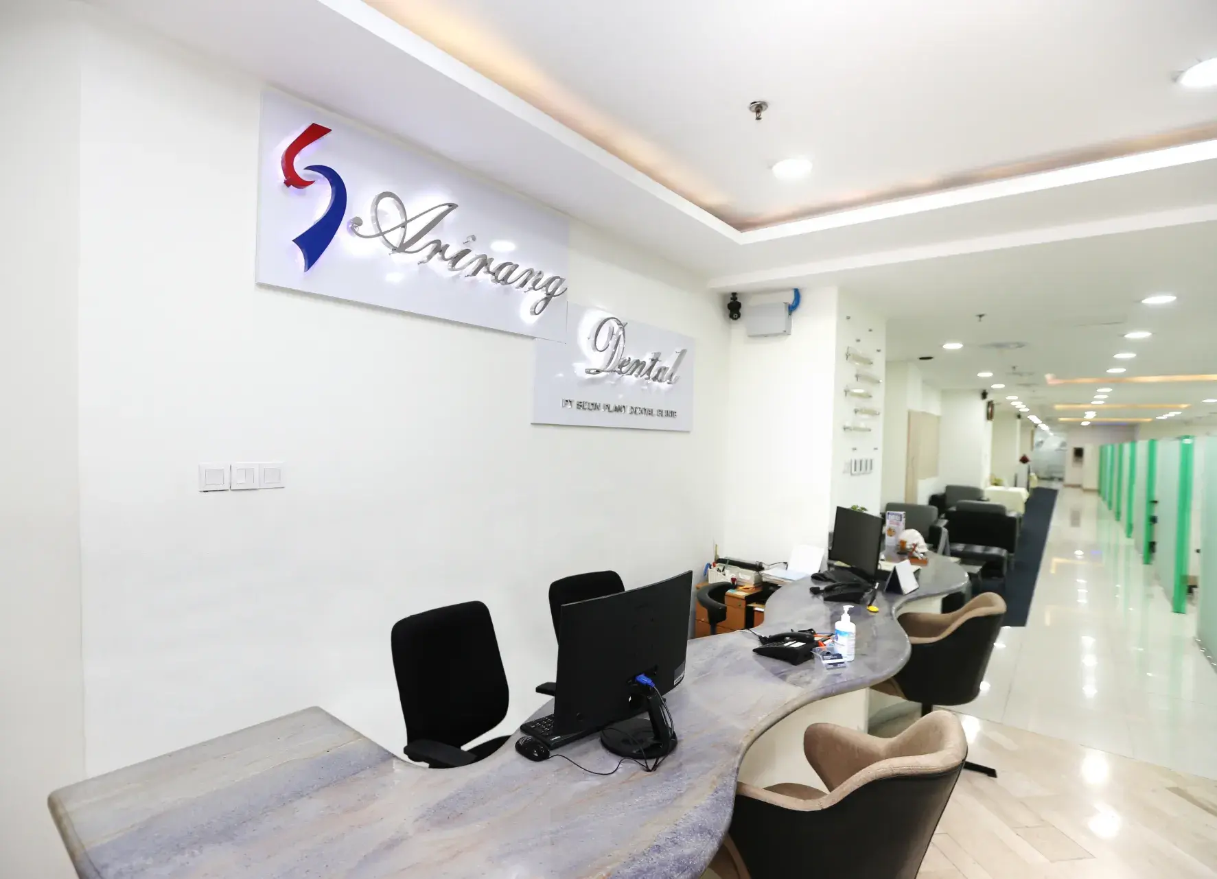 Receptionist Arirang Dental Clinic